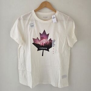 Old Navy Women's Canada Mountain Maple Leaf Graphic T-Shirt Size Medium